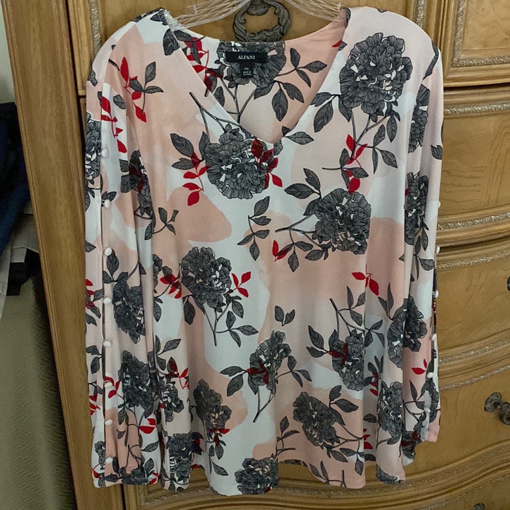 Women’s Blouse